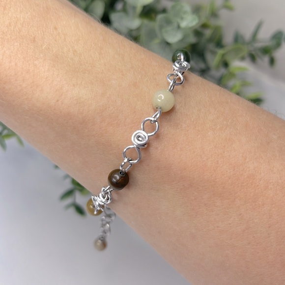 Adjutable Bracelet,Jasper,Tiger eye Genuine Gemstone, Non Tarnish aluminum Wire. - Picture 5 of 6